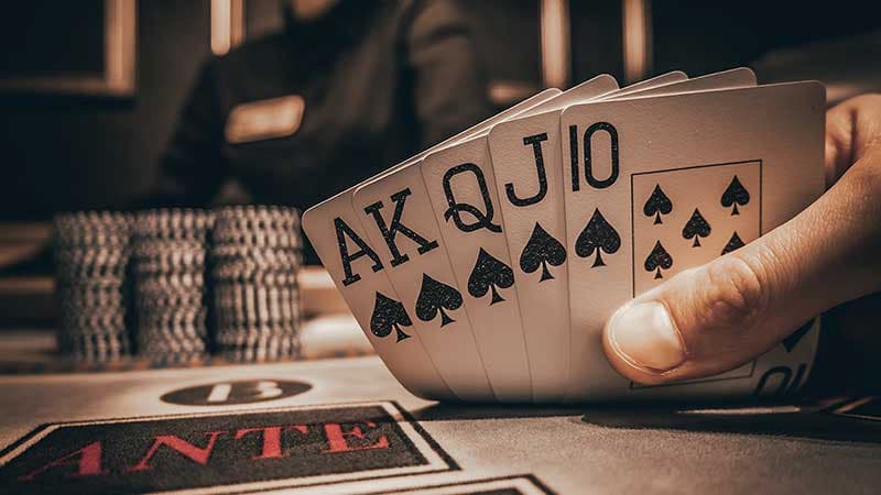 Thùng phá sảnh là tay bài có giá trị cao nhất trong ván bài poker